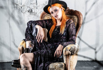 Mystical Woods / Mystical Woods transports you to a whimsical gothic world: witchcraft herbs, moths and celestial motifs are printed, embroidered and embossed on flowing fabrics. The inspiration comes from the flowing outfits of Stevie Nicks and pop-culture witch classics such as "Charmed". This &ldquo;Whimsigoth&rdquo; style is the more colourful, younger witchy sister of the romantic goth style.One of the highlights of the summer collection is a brimmed hat made from high-quality 100% wool felt with embroidery on the inner brim. We&rsquo;ve opted for 100% wool to ensure the very best quality, so you can enjoy this item for years to come. / Discover now!
