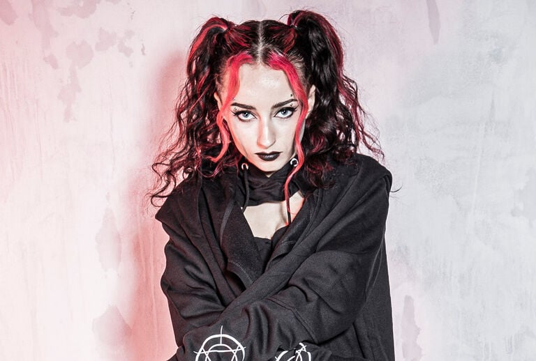 Gothic Women / Discover now!